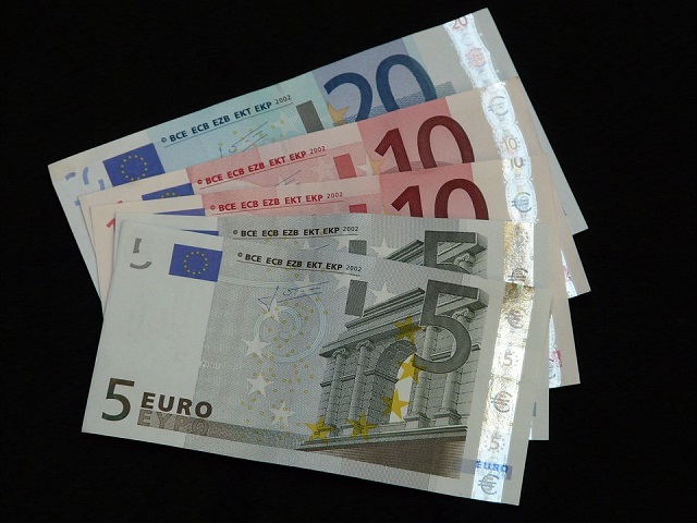 peníze eura